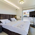 Valentina Apartman *